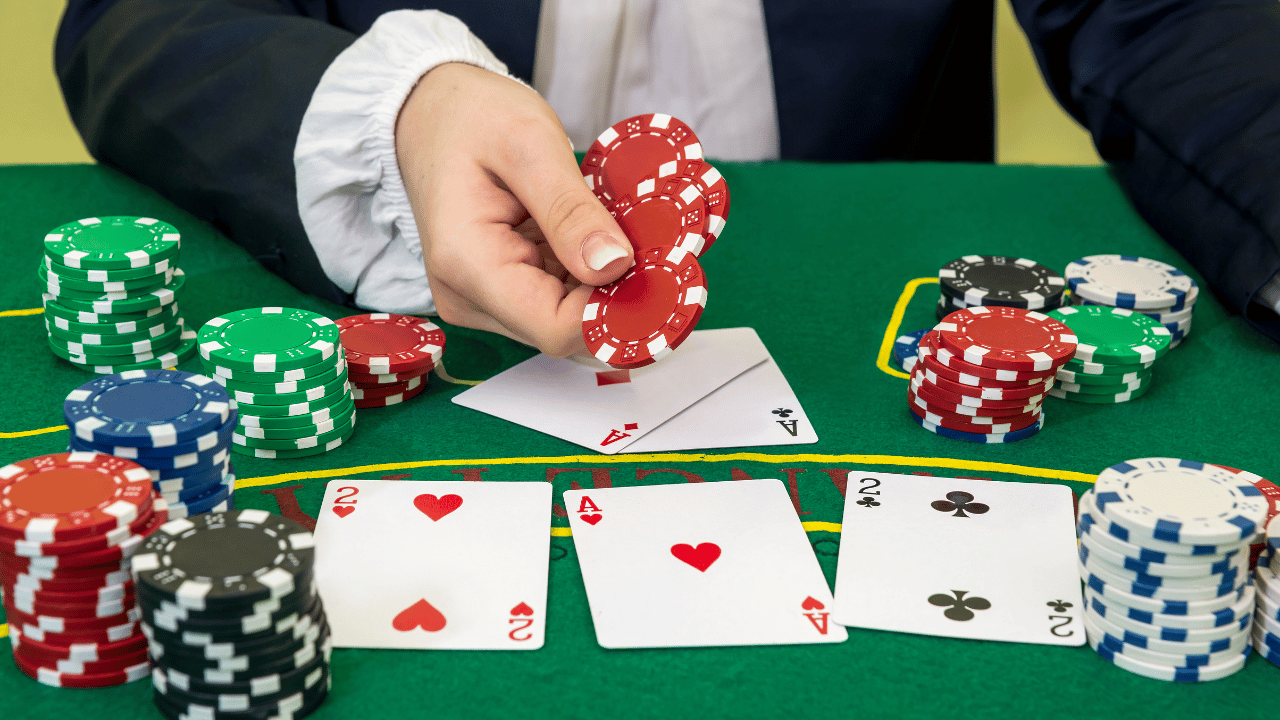 How Many Baccarat Hands Are Dealt Per Hour in Online Casinos?